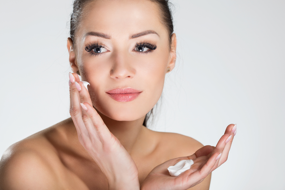Maintain Radiance and Hydration with Moisturizers for Dry Skin