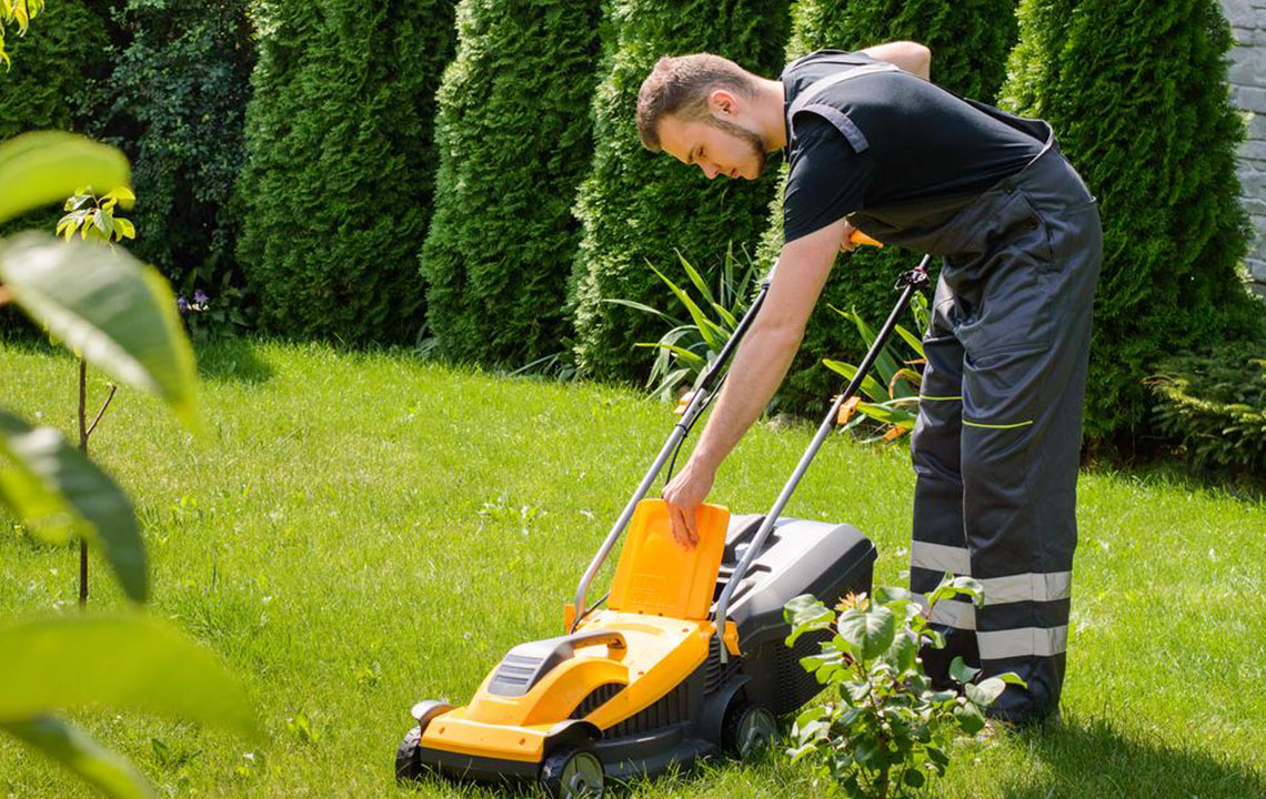 Points to remember when operating lawn movers