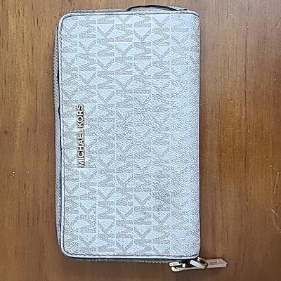 Michael Kors Bags | Michael Kors Jet Set Vanilla Monogram Wallet Wristlet Smartphone Case 009 H20 | Color: Brown White | Size: Os