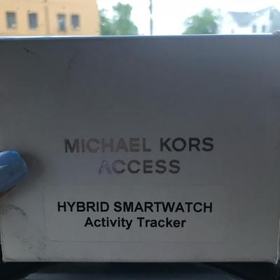 Michael Kors Accessories | Brand New Michael Kor Smart Hybrid Watch | Color: Gold | Size: Small