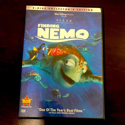Disney Media | Nemo Movie | Color: Green/Brown | Size: Os